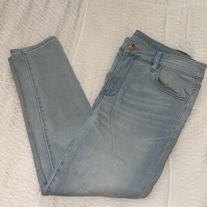 (SOLD ON ANOTHER PLATFORM) NWOT Women’s American Eagle Hi-rise Jeggings